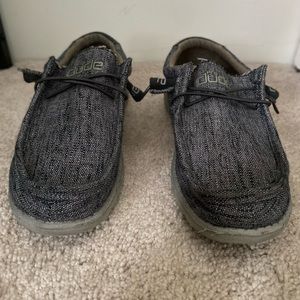 Hey Dude Wally Woven Men’s Size 9 Slip On Walking Comfort Dark Grey Shoes